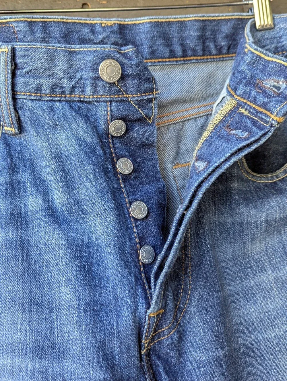 Levi's 501 CT 100% Cotton Medium Wash Denim Jean Button Fly W32 L34 Custom Taper